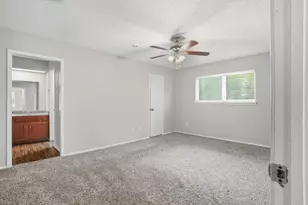1137 Meadow Creek Ct, Lancaster, TX 75146 - Photo 21