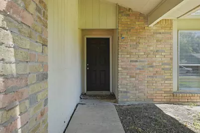 1137 Meadow Creek Court, Lancaster, TX 75146 - Photo 9