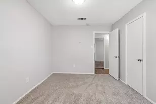 1137 Meadow Creek Ct, Lancaster, TX 75146 - Photo 25