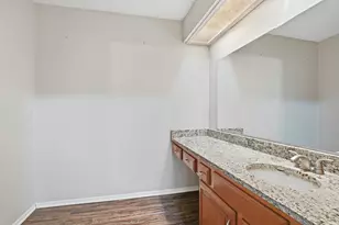 1137 Meadow Creek Ct, Lancaster, TX 75146 - Photo 31