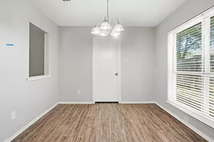 1137 Meadow Creek Ct, Lancaster, TX 75146 - Photo 19