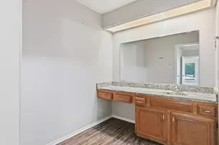 1137 Meadow Creek Ct, Lancaster, TX 75146 - Photo 29