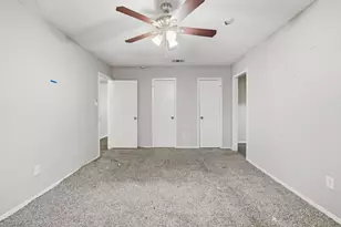 1137 Meadow Creek Ct, Lancaster, TX 75146 - Photo 23