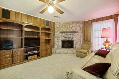 209 Helen Drive, Arlington, TX 76011 - Photo 5