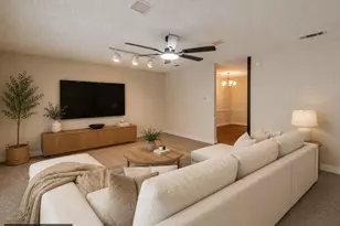 1000 Briarcliff Dr, Arlington, TX 76012 - Photo 9