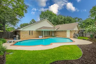 1000 Briarcliff Dr, Arlington, TX 76012 - Photo 3