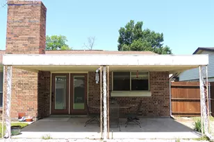 953 Meadowdale Cir, Garland, TX 75043 - Photo 37