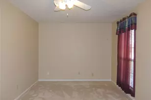 953 Meadowdale Cir, Garland, TX 75043 - Photo 25