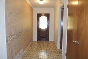 953 Meadowdale Cir, Garland, TX 75043 - Photo 5