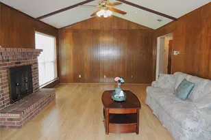 953 Meadowdale Cir, Garland, TX 75043 - Photo 11