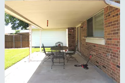 953 Meadowdale Circle, Garland, TX 75043 - Photo 39
