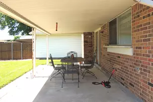 953 Meadowdale Cir, Garland, TX 75043 - Photo 39