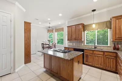 201 Fountainview Drive, Euless, TX 76039 - Photo 15
