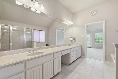 201 Fountainview Drive, Euless, TX 76039 - Photo 23