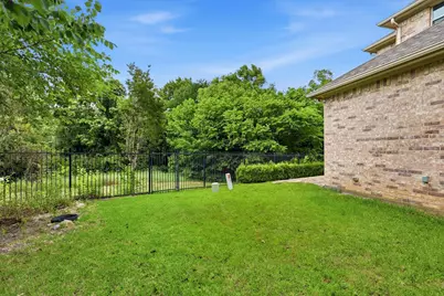 201 Fountainview Drive, Euless, TX 76039 - Photo 31