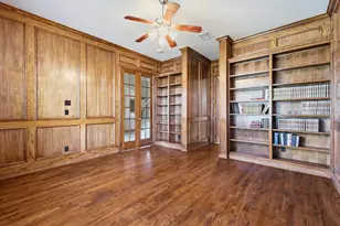 201 Fountainview Dr, Euless, TX 76039 - Photo 7