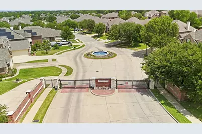 201 Fountainview Drive, Euless, TX 76039 - Photo 35