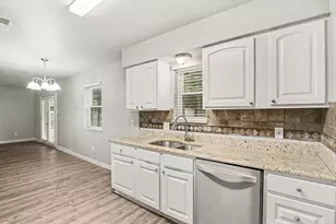902 Kerry St, Benbrook, TX 76126 - Photo 5