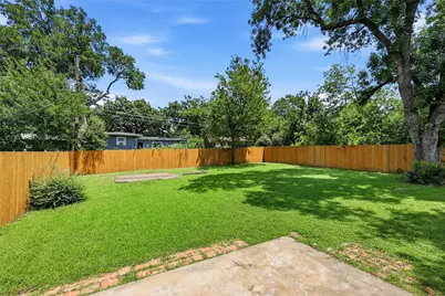 2313 Grandview Drive, Fort Worth, TX 76112 - Photo 31