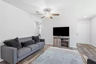 2313 Grandview Dr, Fort Worth, TX 76112 - Photo 5