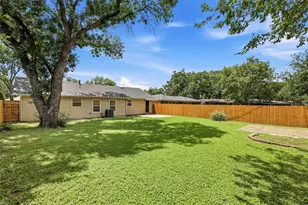 2313 Grandview Dr, Fort Worth, TX 76112 - Photo 29