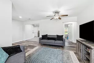 2313 Grandview Dr, Fort Worth, TX 76112 - Photo 7