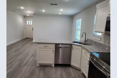 608 E 3rd Street, Bonham, TX 75418 - Photo 3