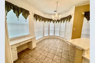 525 Salisbury Drive, Grand Prairie, TX 75052 - Photo 17