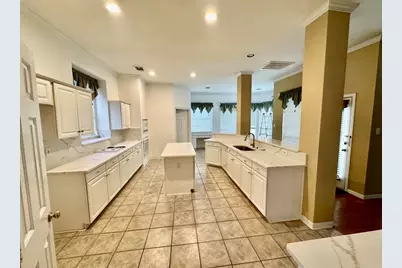 525 Salisbury Drive, Grand Prairie, TX 75052 - Photo 15