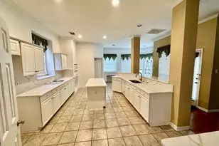 525 Salisbury Dr, Grand Prairie, TX 75052 - Photo 15