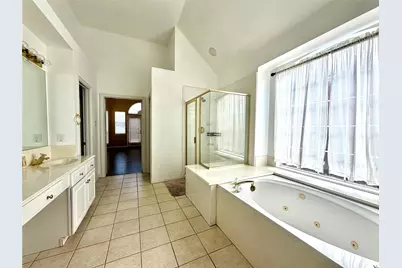 525 Salisbury Drive, Grand Prairie, TX 75052 - Photo 21