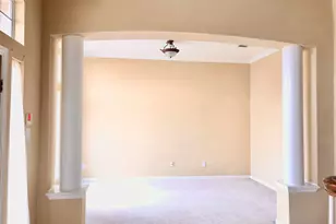 525 Salisbury Dr, Grand Prairie, TX 75052 - Photo 5