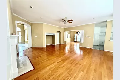 525 Salisbury Drive, Grand Prairie, TX 75052 - Photo 11