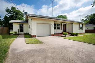 210 W Kansas St, Van, TX 75790 - Photo 1