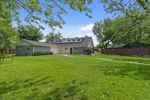 1109 Hadrian Ct, Irving, TX 75062 - Photo 35