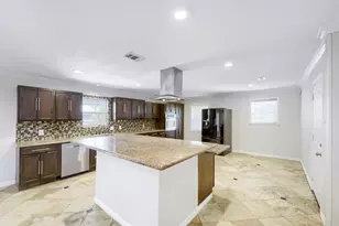 917 Stratford Dr, Bedford, TX 76021 - Photo 5
