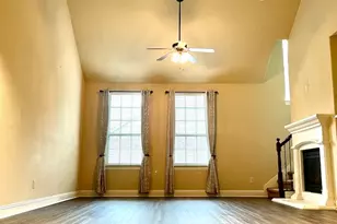 2713 Troutt Dr, Carrollton, TX 75010 - Photo 5