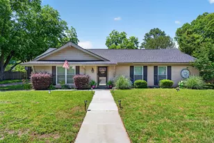 1218 Crestwood Dr, Cleburne, TX 76033 - Photo 1