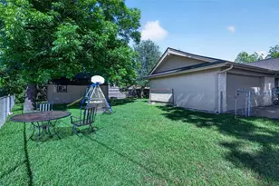 1218 Crestwood Dr, Cleburne, TX 76033 - Photo 17