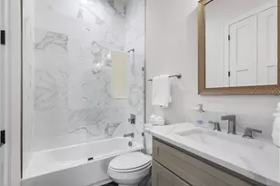 218 E Dallas Rd, Grapevine, TX 76051 - Photo 33