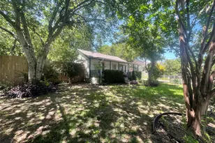 611 Crestside Dr, Duncanville, TX 75137 - Photo 1