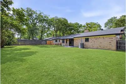 709 Thousand Oaks Drive, Hurst, TX 76054 - Photo 35