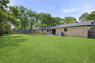709 Thousand Oaks Dr, Hurst, TX 76054 - Photo 35
