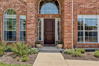 5787 Fawn Court, Haltom City, TX 76137 - Photo 5