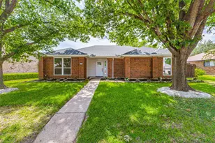 713 Bridgewater Ln, Mesquite, TX 75181 - Photo 1