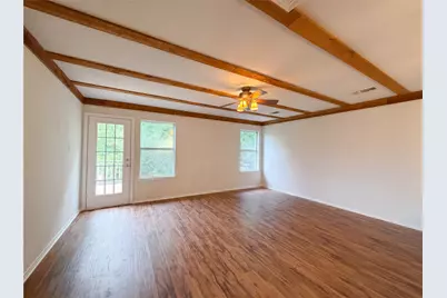 6218 Kingswood Drive, Arlington, TX 76001 - Photo 11