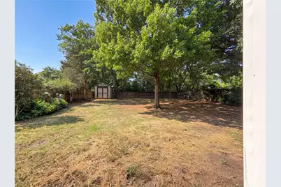 6218 Kingswood Drive, Arlington, TX 76001 - Photo 23