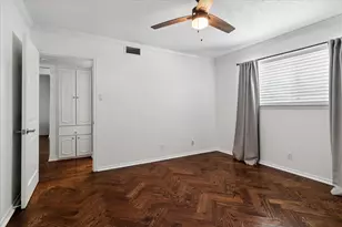 7806 Royal Ln, Dallas, TX 75230 - Photo 19
