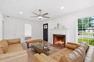 1534 N Atoll Drive, Dallas, TX 75216 - Photo 3