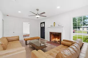 1534 N Atoll Dr, Dallas, TX 75216 - Photo 3